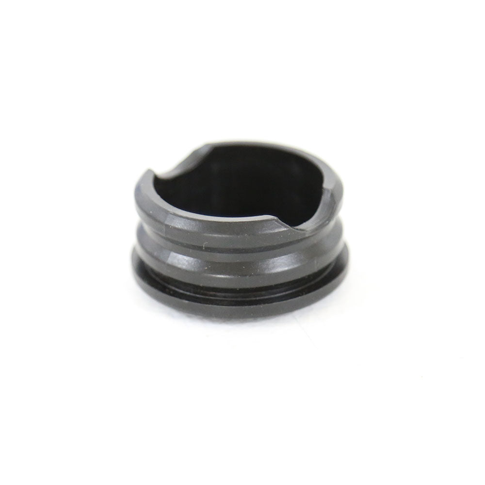 Black-colored D50 inner cap.