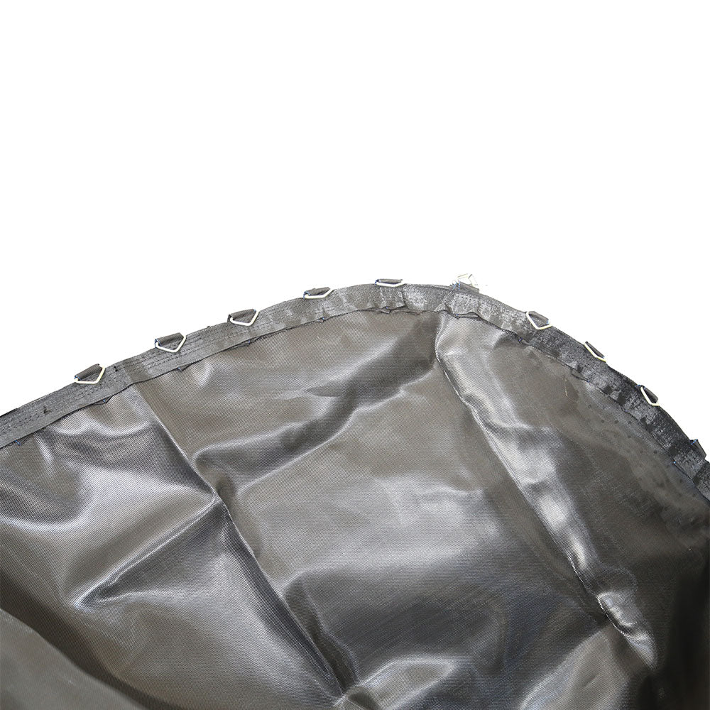 The black jump mat has v-rings along its edge.