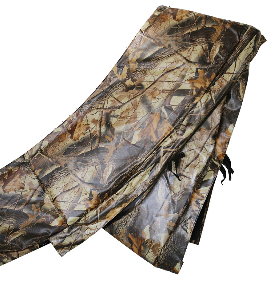 The camo spring pad is made out of UV-resistant PVC material.