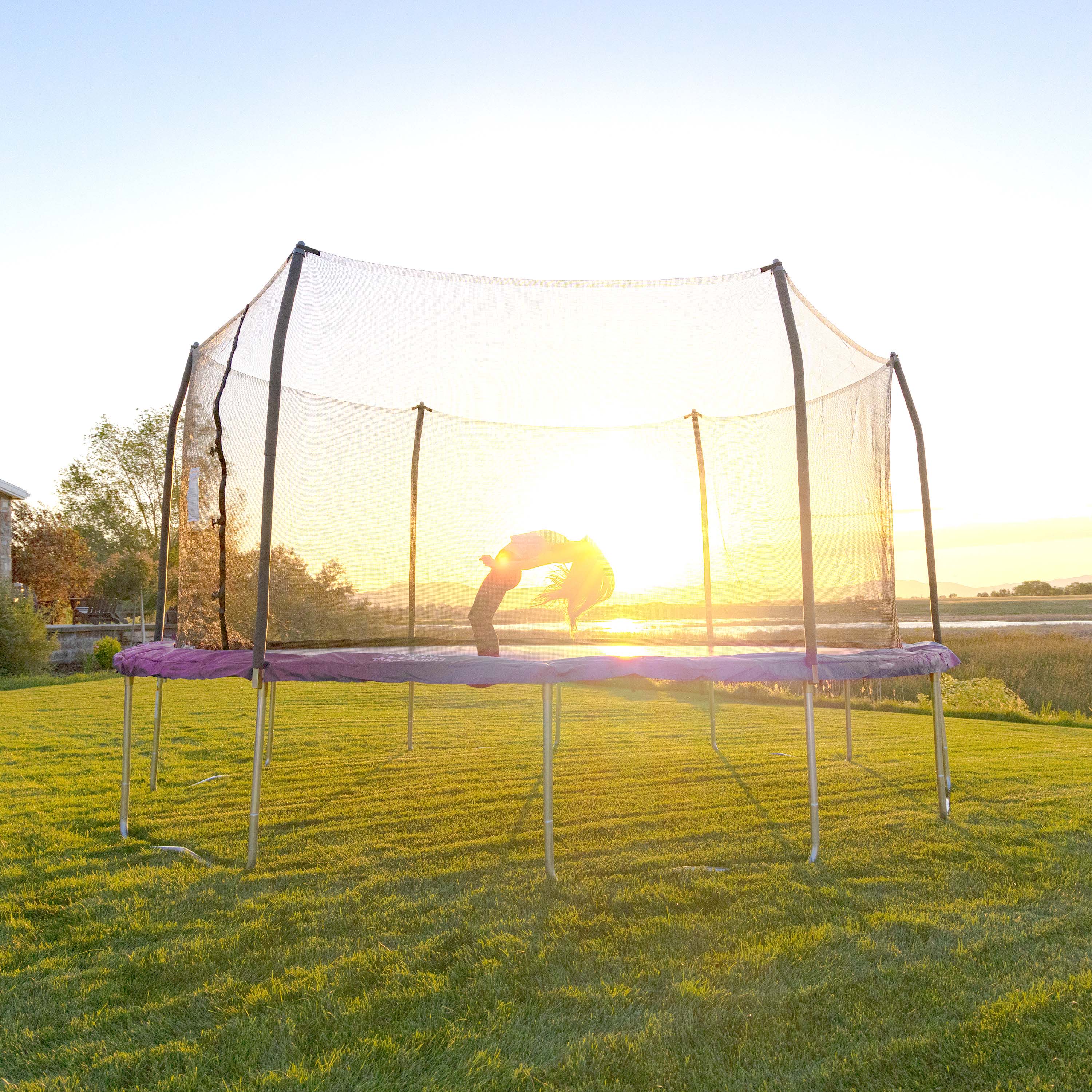 17' Oval Trampoline - Purple